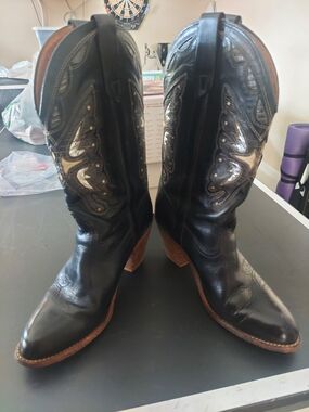 Vintage L580 Miss Capezio Black Leather Women’s Western Heeled Boots